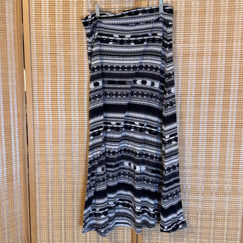 Mossimo Supply Co Womens Black White Geometric Tribal Print Maxi Skirt Large